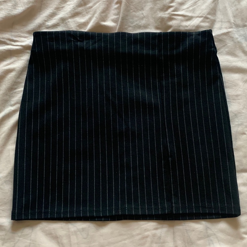 NWOT Med forever 21 pinstripe mini skirt